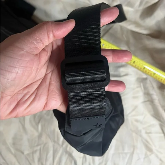 Adidas Black Nylon Crossbody Bag nwt - Picture 6 of 8